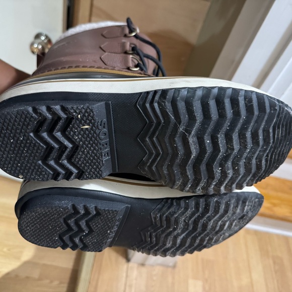 Sorel Boots Size 11 - Picture 3 of 5